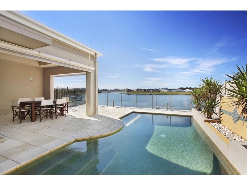 2/143 Riverpark Road, Port Macquarie NSW 2444