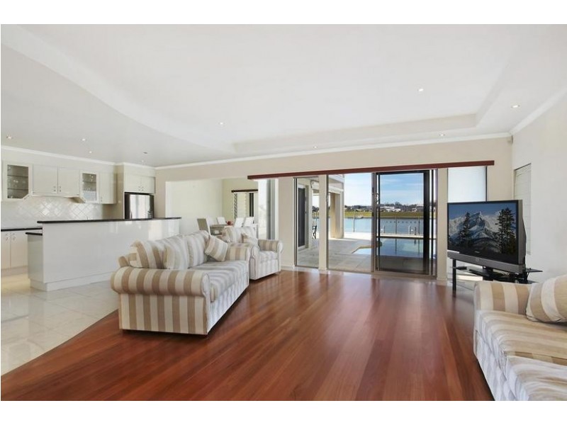 2/143 Riverpark Road, Port Macquarie NSW 2444