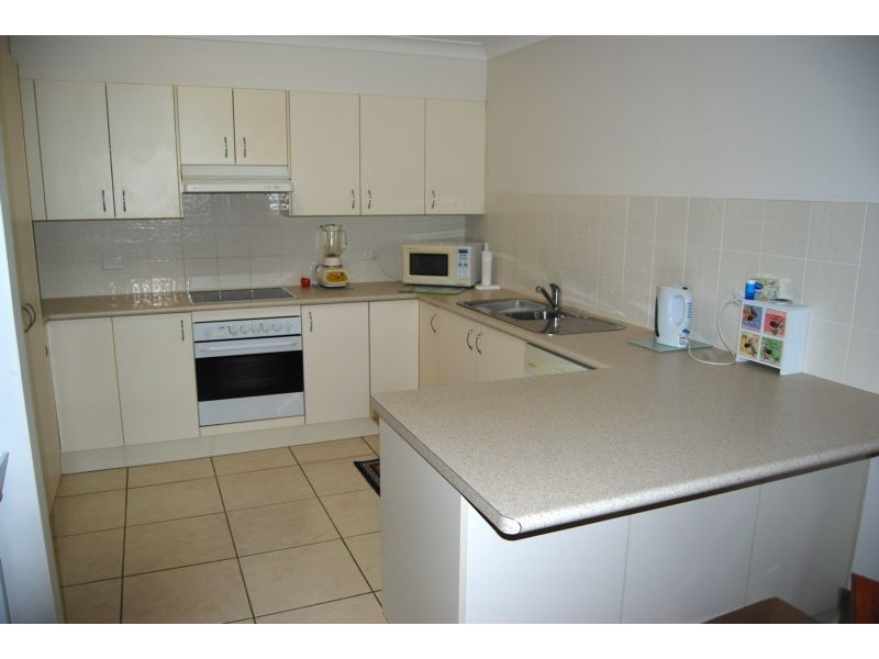 2/27 Annabella Drive, Port Macquarie NSW 2444