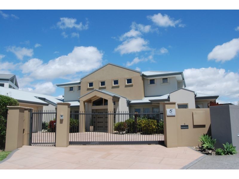 5 The Peninsula, Port Macquarie NSW 2444