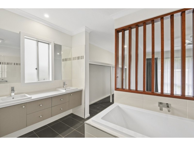 4 Blue Wren Close, Port Macquarie NSW 2444