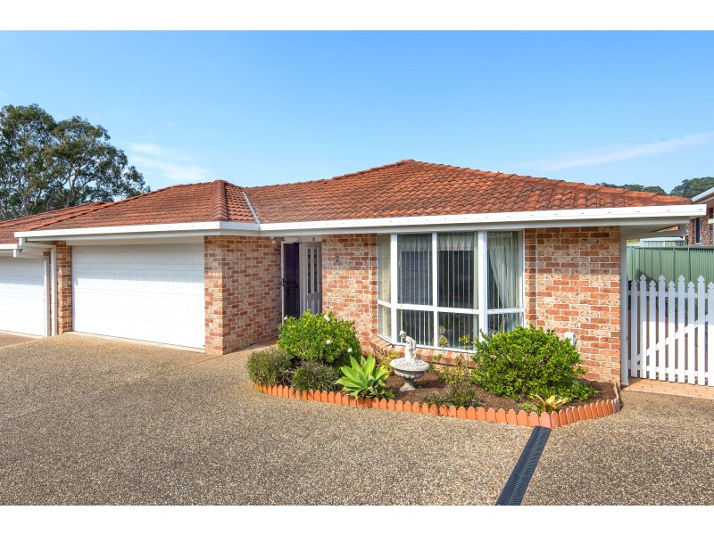 2/4 Fernhill Road, Port Macquarie NSW 2444