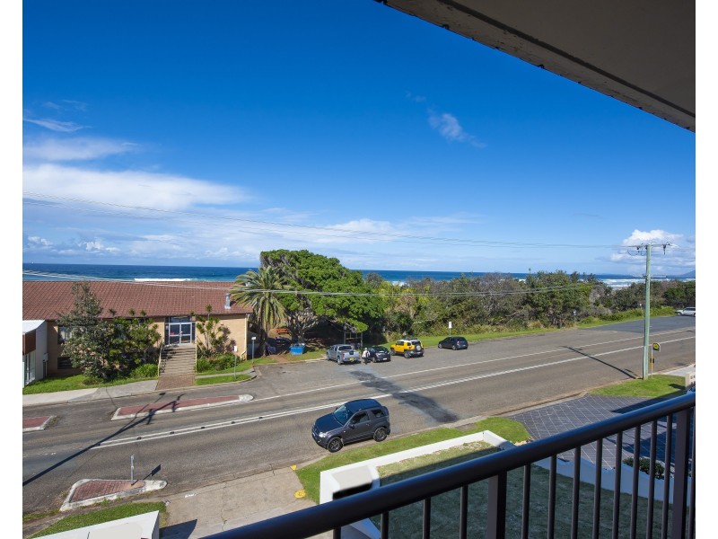 2/43 Matthew Flinders Drive, Port Macquarie NSW 2444