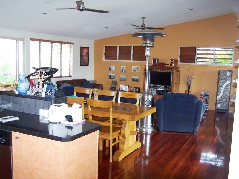 8 Surfside Crescent, Pottsville NSW 2489