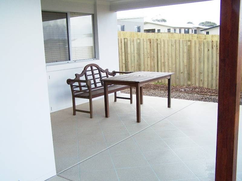 2/4 Ponsford Place, Pottsville NSW 2489