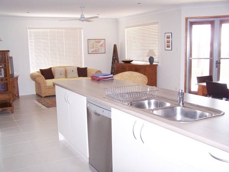 2/4 Ponsford Place, Pottsville NSW 2489