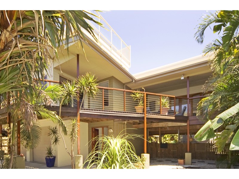 8 Surfside Crescent, Pottsville NSW 2489