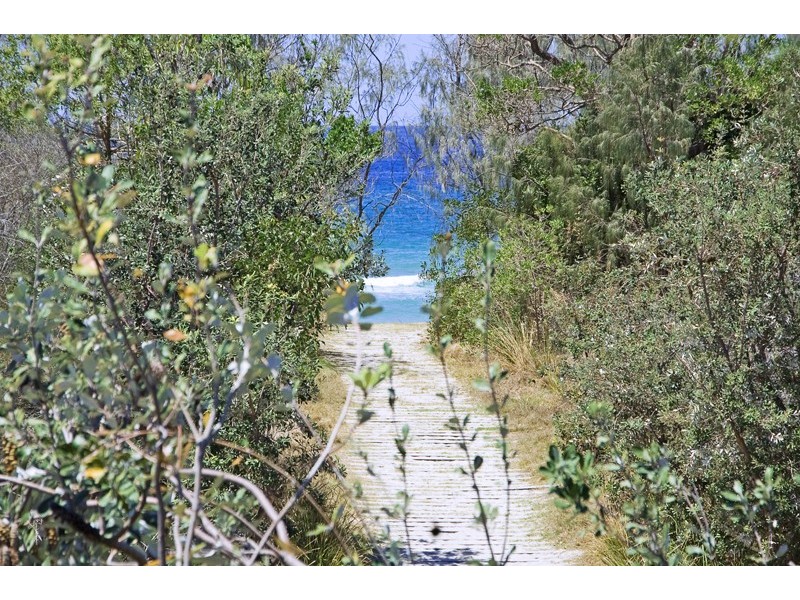 8 Surfside Crescent, Pottsville NSW 2489