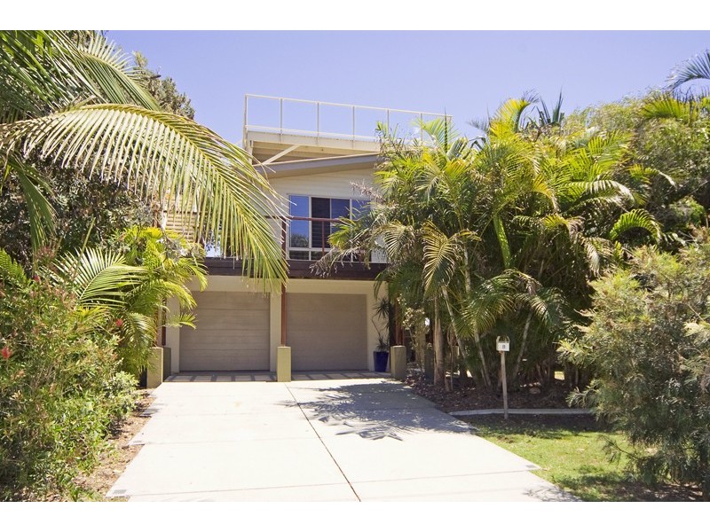 8 Surfside Crescent, Pottsville NSW 2489