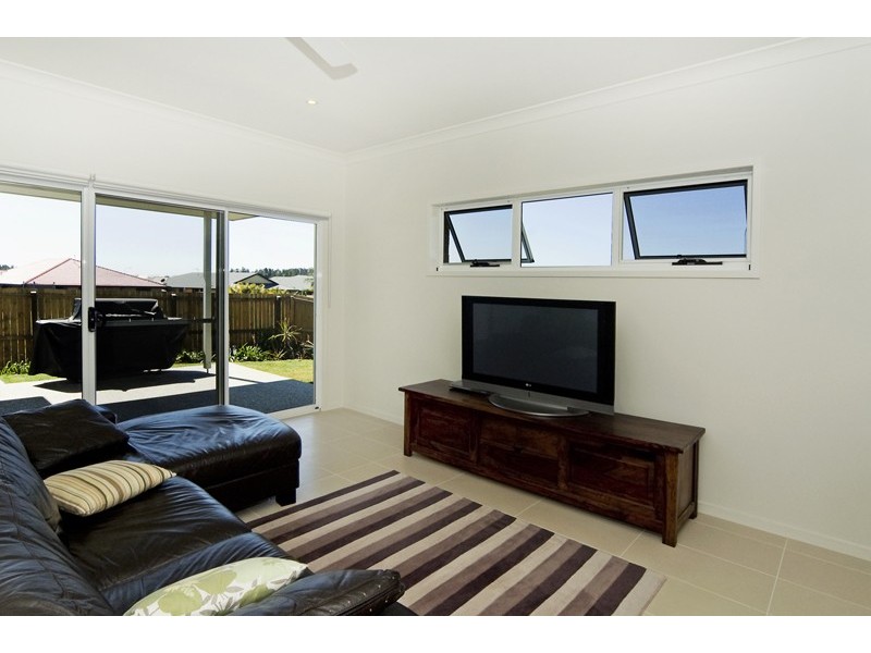 2/1 Tallon Ct, Pottsville NSW 2489