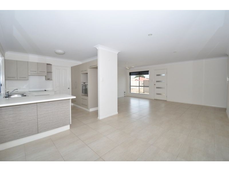 2/35 Newcastle Drive, Pottsville NSW 2489