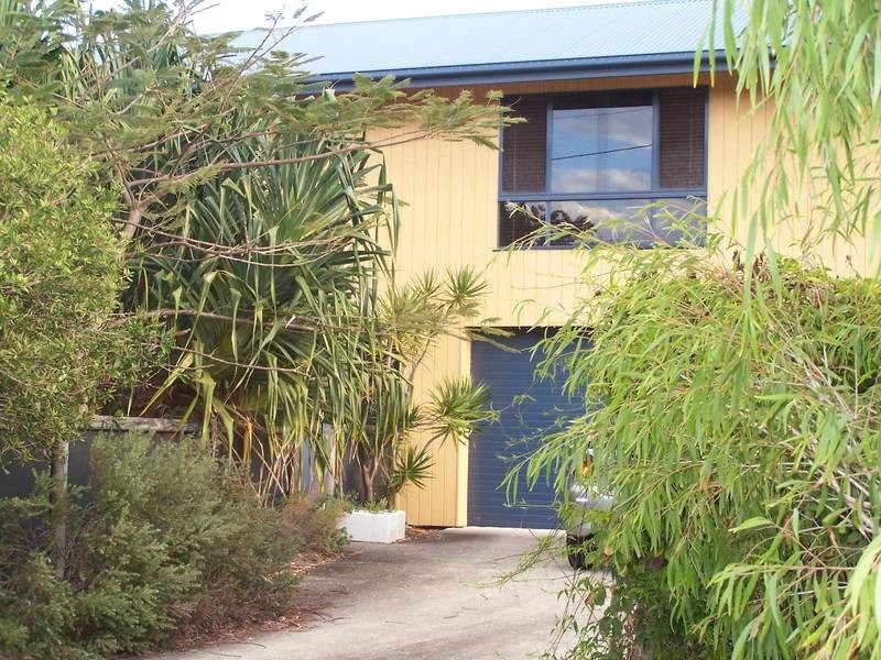 2 Elfran Avenue, Pottsville Beach NSW 2489