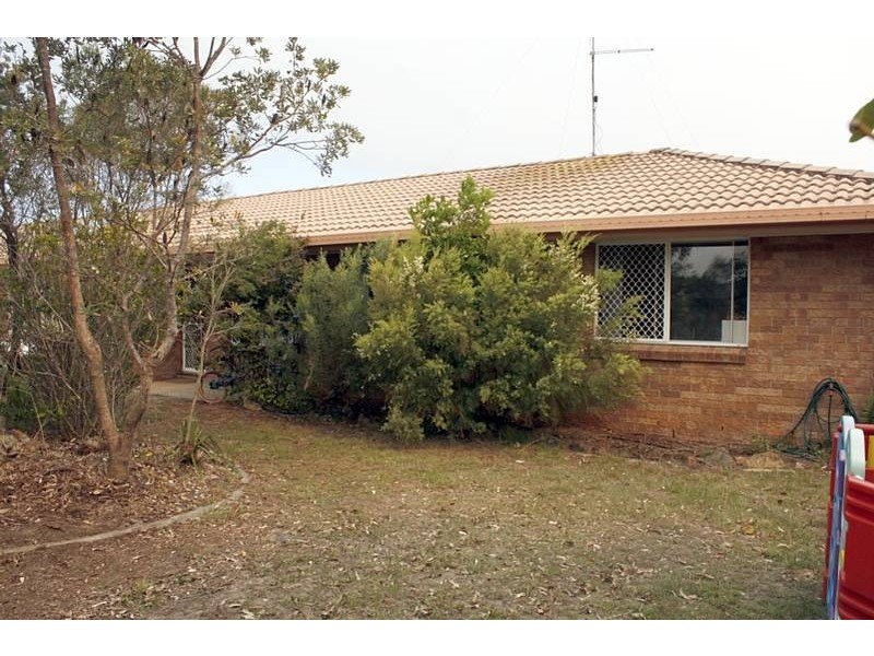 2/42 Victoria Avenue, Pottsville NSW 2489