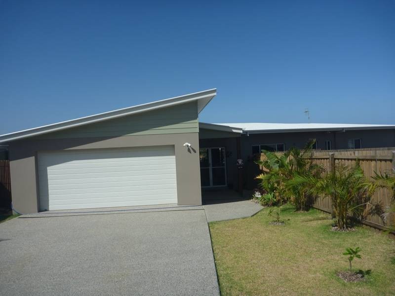 8 PONSFORD PLACE, Pottsville NSW 2489