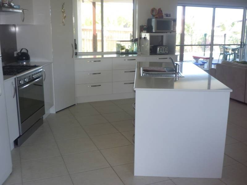 8 PONSFORD PLACE, Pottsville NSW 2489