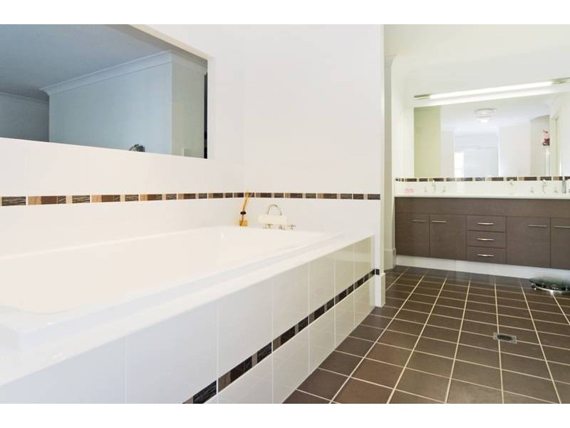 27 Overall Drive, Pottsville NSW 2489