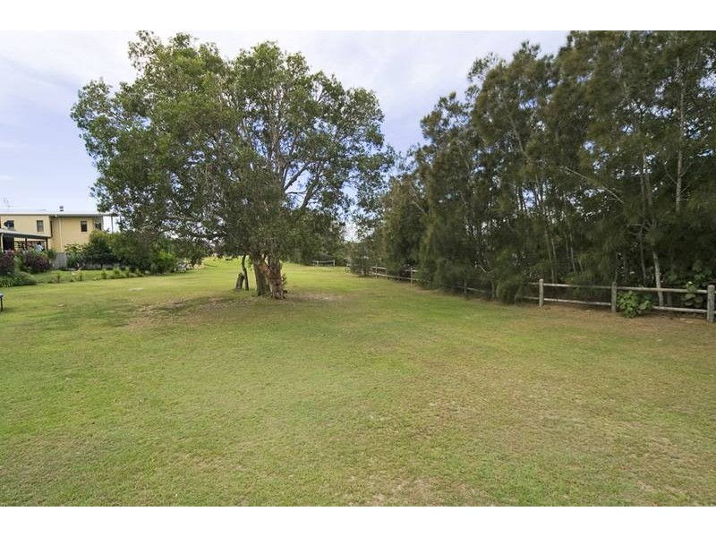 27 Overall Drive, Pottsville NSW 2489