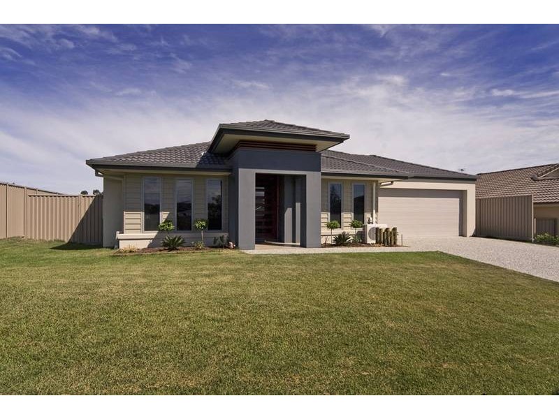 76 Newcastle Drive, Pottsville NSW 2489