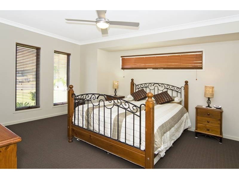 76 Newcastle Drive, Pottsville NSW 2489
