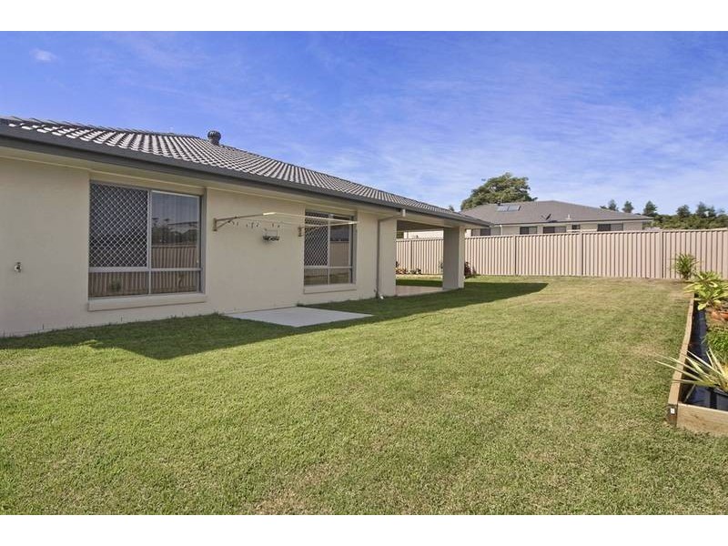 76 Newcastle Drive, Pottsville NSW 2489