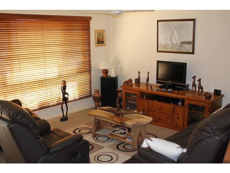 2/20 Suffolk pde, Pottsville NSW 2489