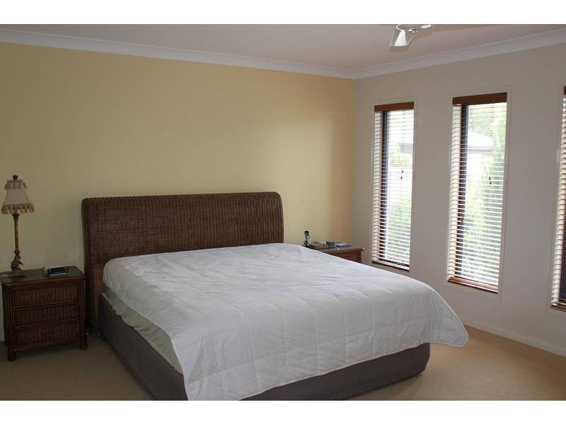 27 Suffolk, Pottsville NSW 2489