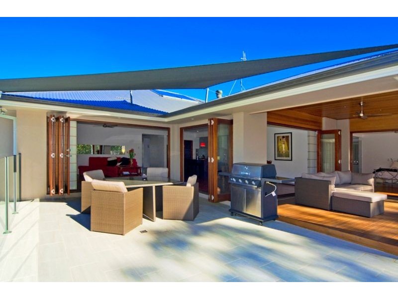 18 Woodfull Crescent, Pottsville NSW 2489