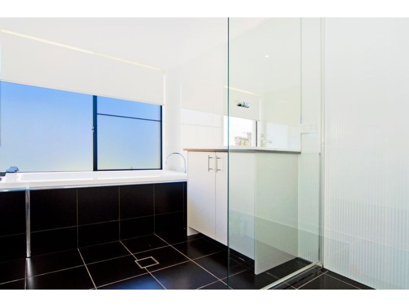 18 Woodfull Crescent, Pottsville NSW 2489