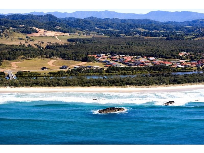 9/2-4 Overall Drive, “Pavillions”, Pottsville Beach NSW 2489