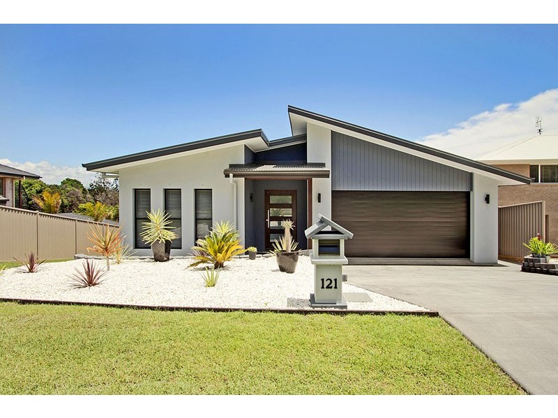 121 Newcastle Dr, Pottsville NSW 2489