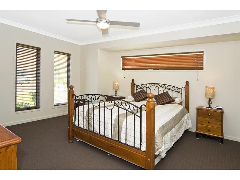 76 Newcastle Drive, Pottsville NSW 2489