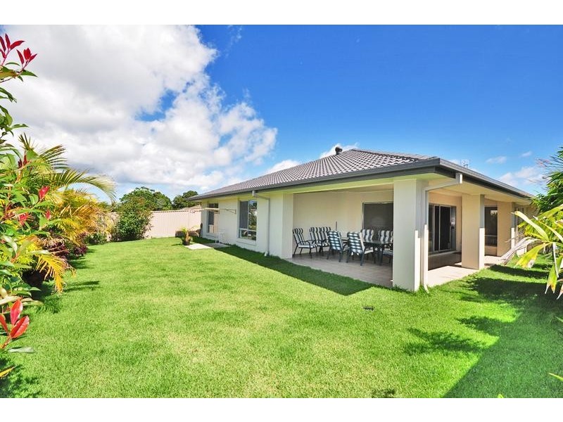 76 Newcastle Drive, Pottsville NSW 2489