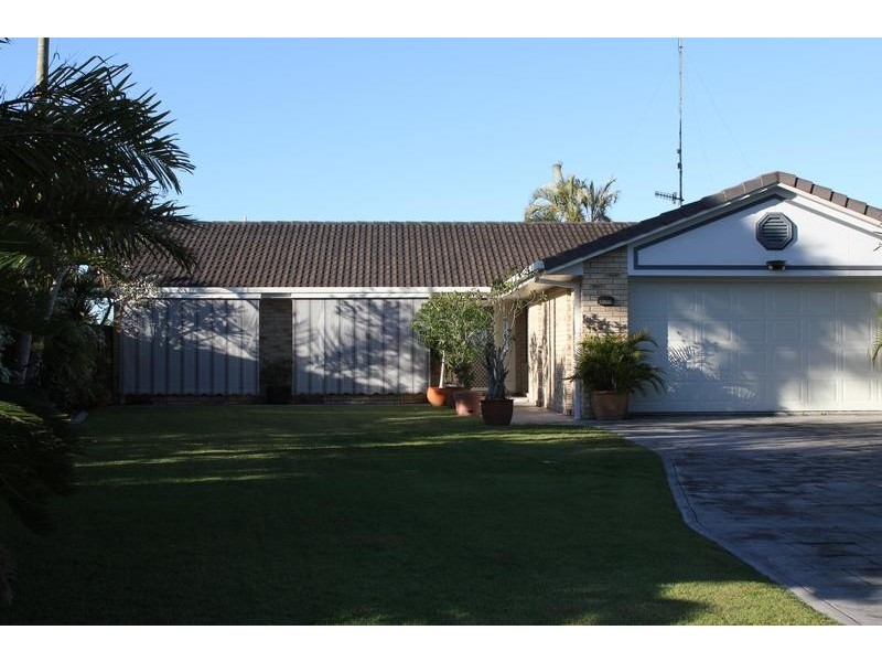 15 EDWARD AVENUE, Pottsville NSW 2489