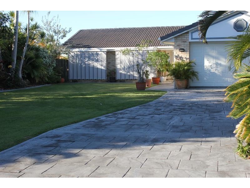 15 EDWARD AVENUE, Pottsville NSW 2489