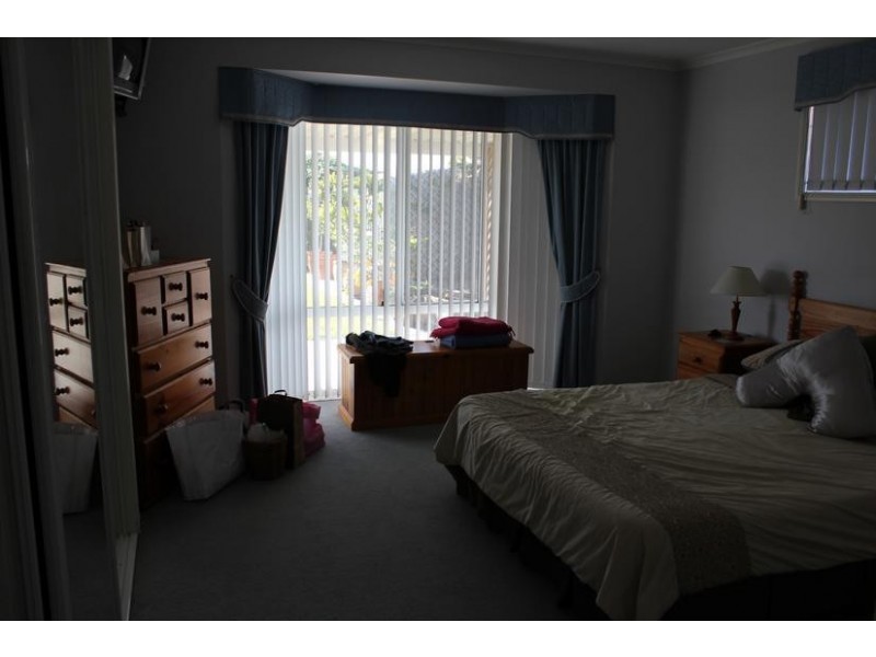 15 EDWARD AVENUE, Pottsville NSW 2489