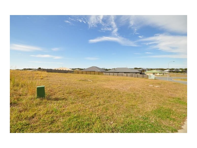 4 Woodfull Crescent, Pottsville NSW 2489