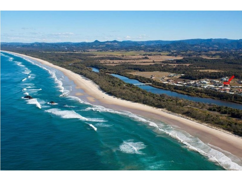 4 Woodfull Crescent, Pottsville NSW 2489