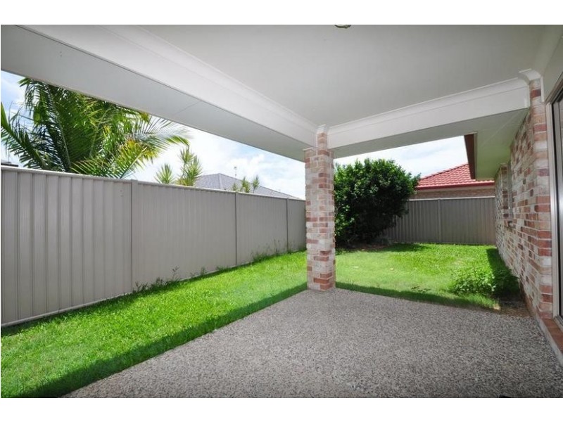 2/5 Seabreeze Boulevard, Pottsville NSW 2489
