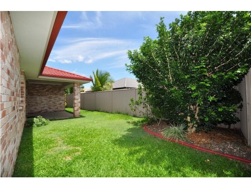 2/5 Seabreeze Boulevard, Pottsville NSW 2489