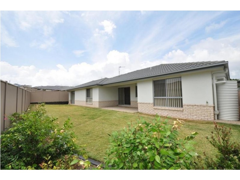 2/60 Newcastle Drive, Pottsville NSW 2489