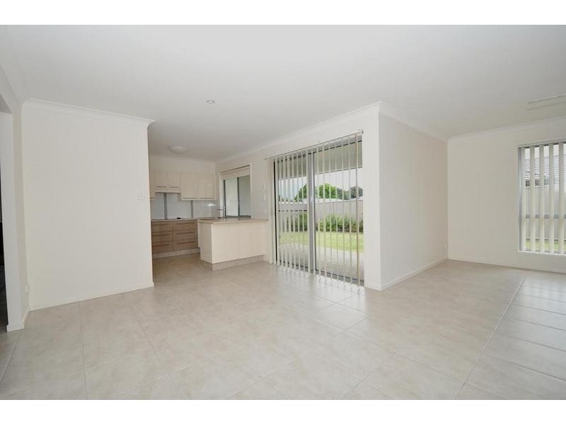 2/60 Newcastle Drive, Pottsville NSW 2489