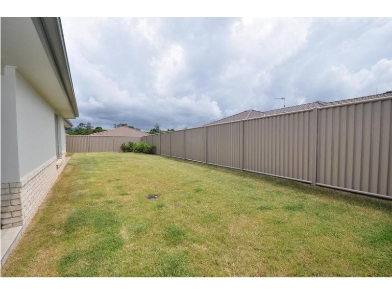 2/60 Newcastle Drive, Pottsville NSW 2489