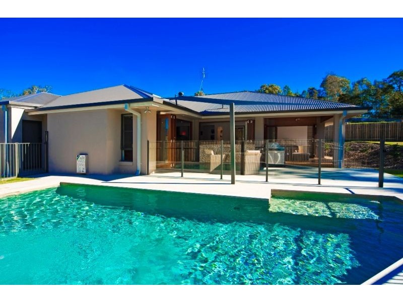 18 Woodfull Crescent, Pottsville NSW 2489