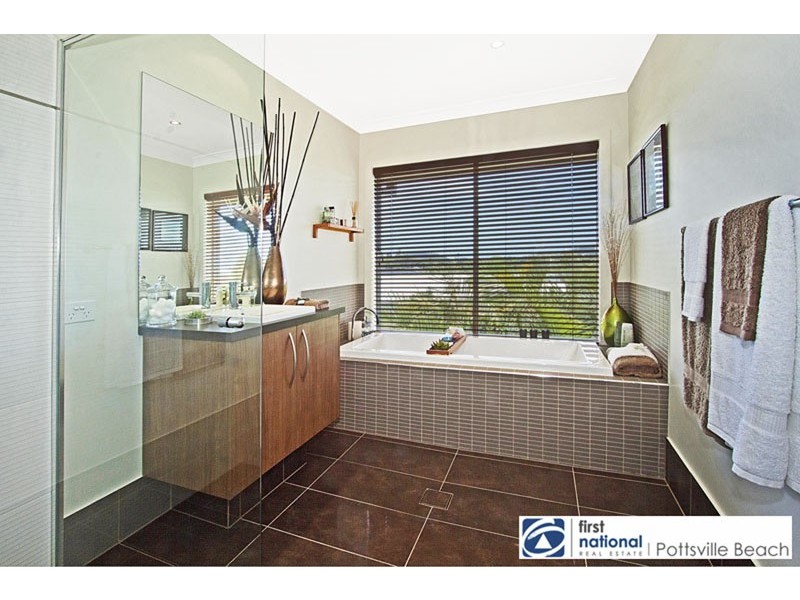 16 Lennox Circuit, Pottsville NSW 2489