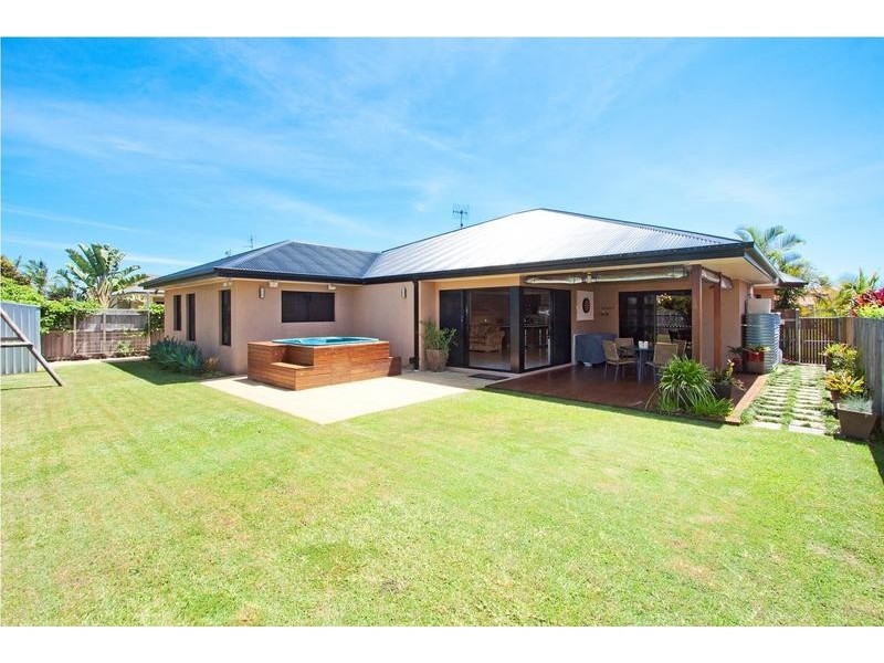 2 Benaud Place, Pottsville NSW 2489
