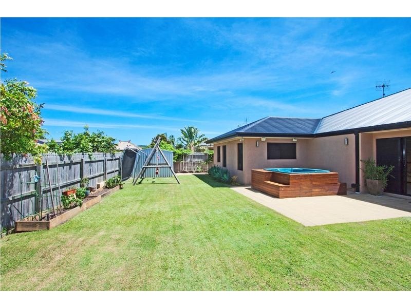 2 Benaud Place, Pottsville NSW 2489