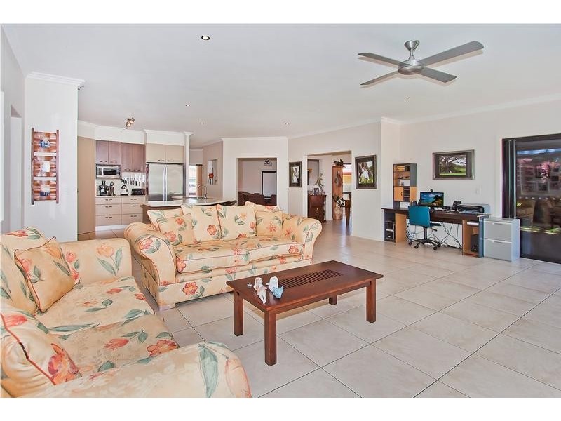 2 Benaud Place, Pottsville NSW 2489