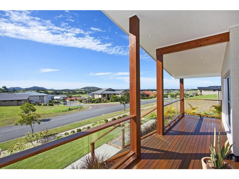 49 Newcastle Drive, Pottsville NSW 2489