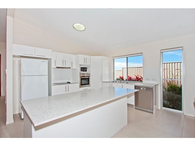 49 Newcastle Drive, Pottsville NSW 2489