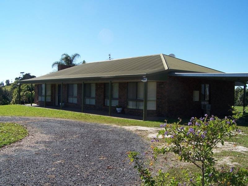 8 Hazelwood Drive, Pottsville NSW 2489